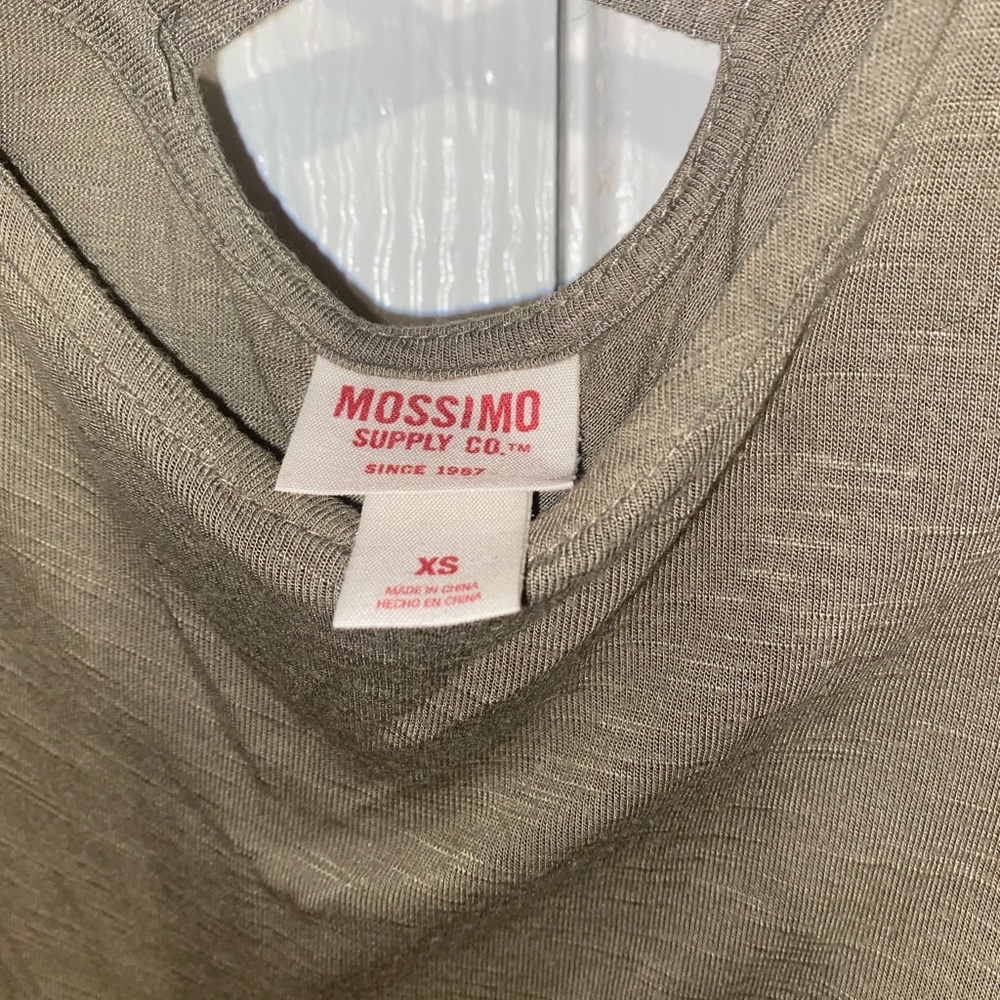 Short-Sleeve Top - Picture 2 of 3